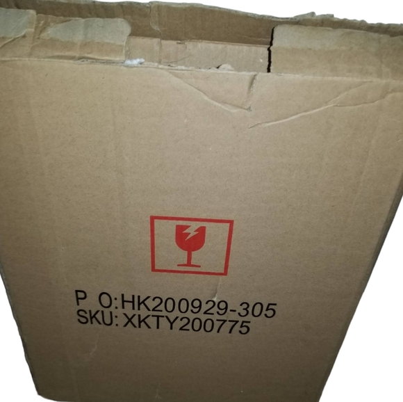 New Gold Geometric 8 x 10 picture frame set - Picture 4 of 4